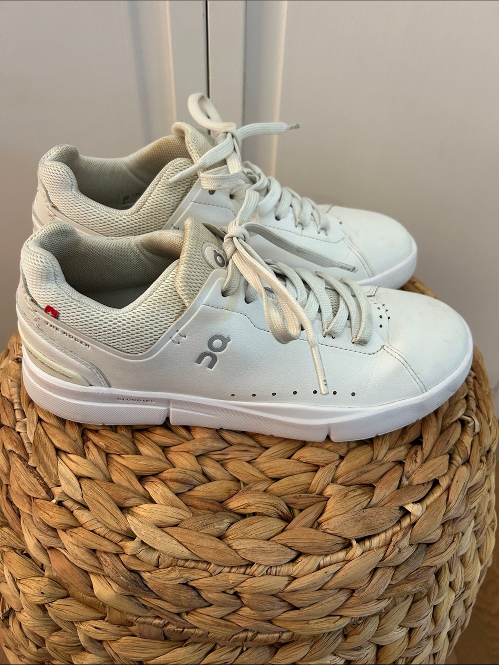 On Running Women's, The ROGER Advantage - White, Size 7.5